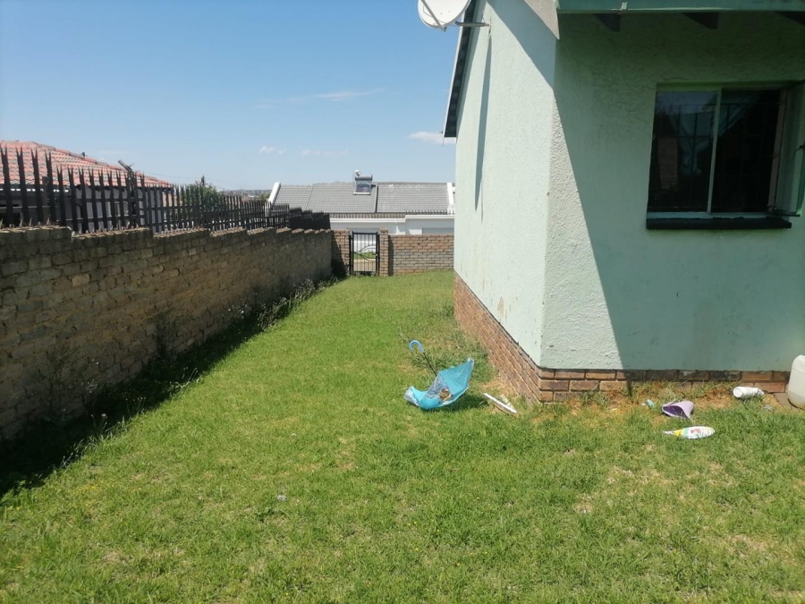 2 Bedroom Property for Sale in Lenasia South Ext 4 Gauteng