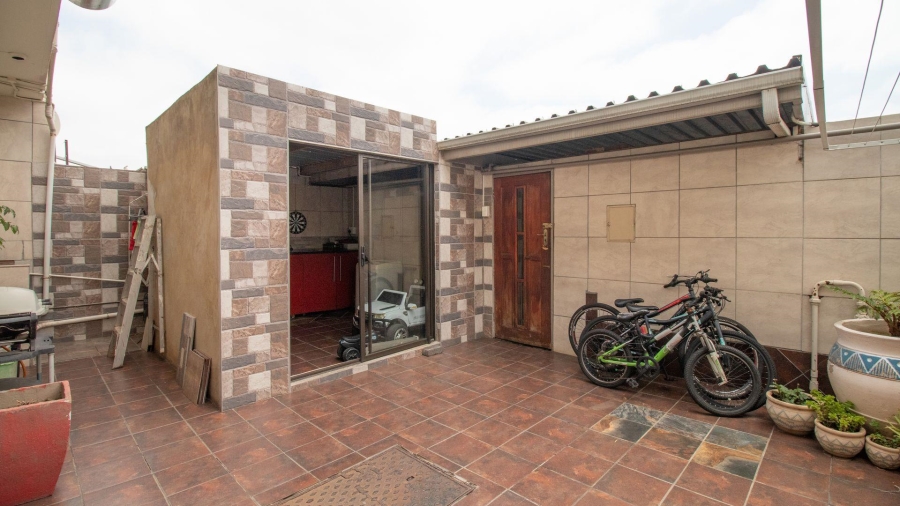 2 Bedroom Property for Sale in Benoni Central Gauteng