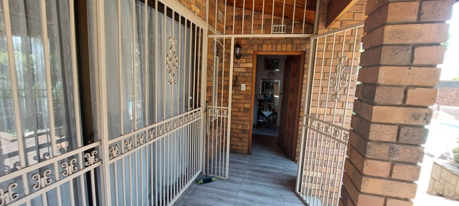 4 Bedroom Property for Sale in Bassonia Gauteng