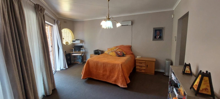 4 Bedroom Property for Sale in Bassonia Gauteng