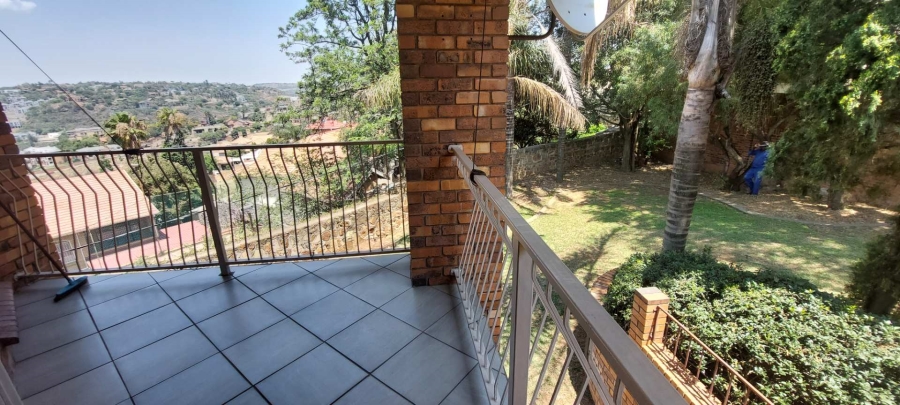 4 Bedroom Property for Sale in Bassonia Gauteng