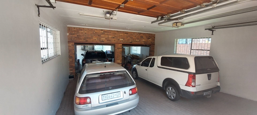 4 Bedroom Property for Sale in Bassonia Gauteng