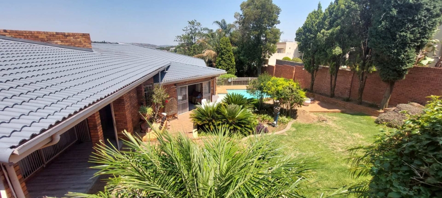 4 Bedroom Property for Sale in Bassonia Gauteng