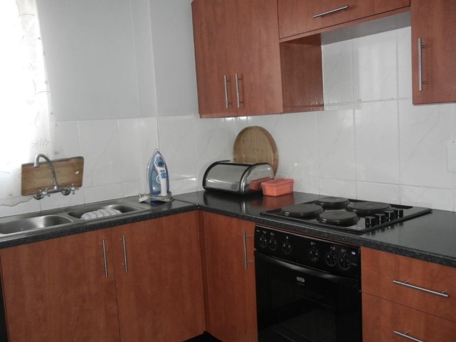 To Let 2 Bedroom Property for Rent in Castleview Gauteng