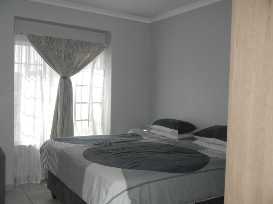 To Let 2 Bedroom Property for Rent in Castleview Gauteng