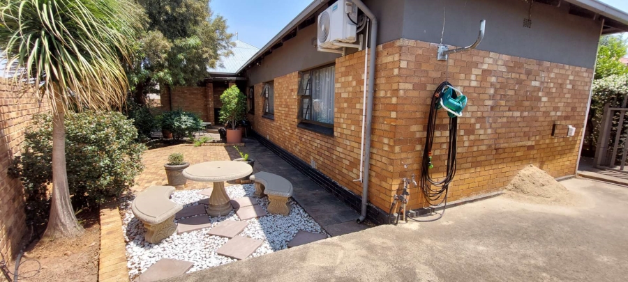 2 Bedroom Property for Sale in Florentia Gauteng