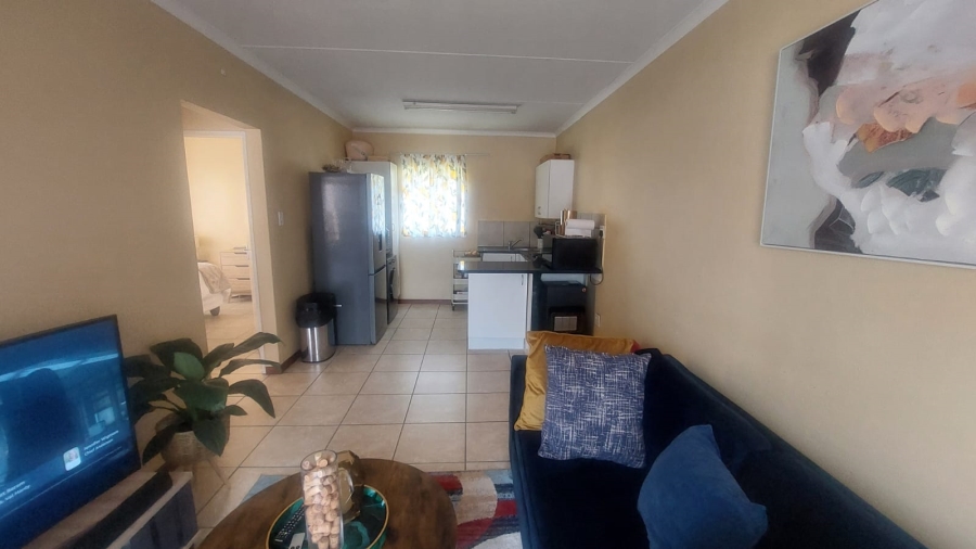 To Let 2 Bedroom Property for Rent in South Crest Gauteng