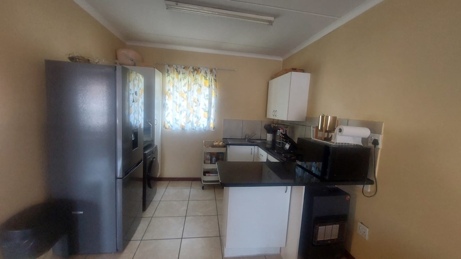 To Let 2 Bedroom Property for Rent in South Crest Gauteng