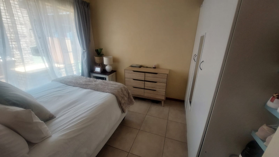 To Let 2 Bedroom Property for Rent in South Crest Gauteng