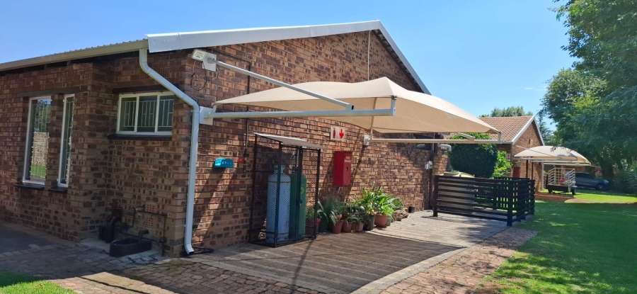 3 Bedroom Property for Sale in Brackenhurst Gauteng