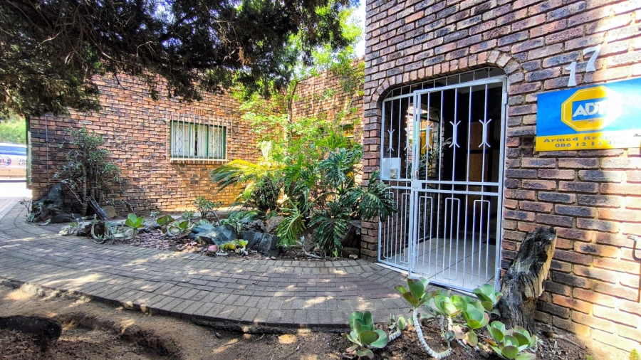 4 Bedroom Property for Sale in Brackenhurst Gauteng