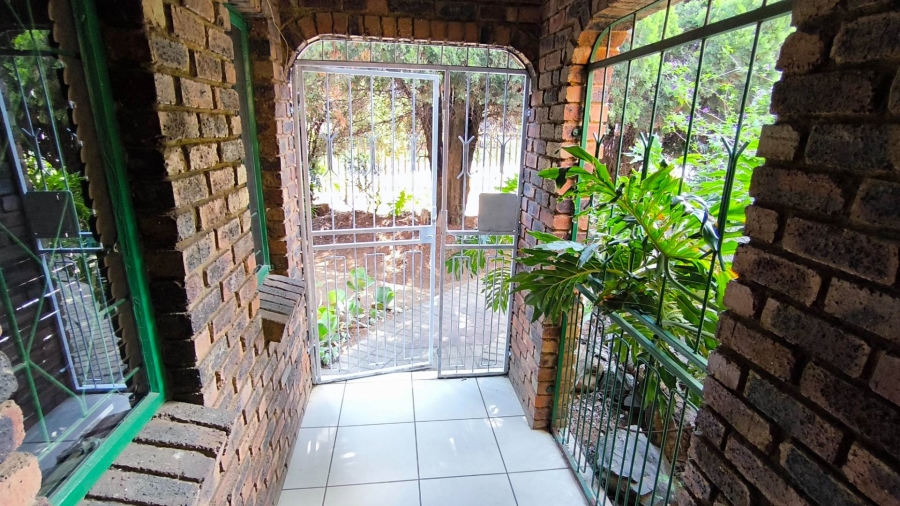 4 Bedroom Property for Sale in Brackenhurst Gauteng