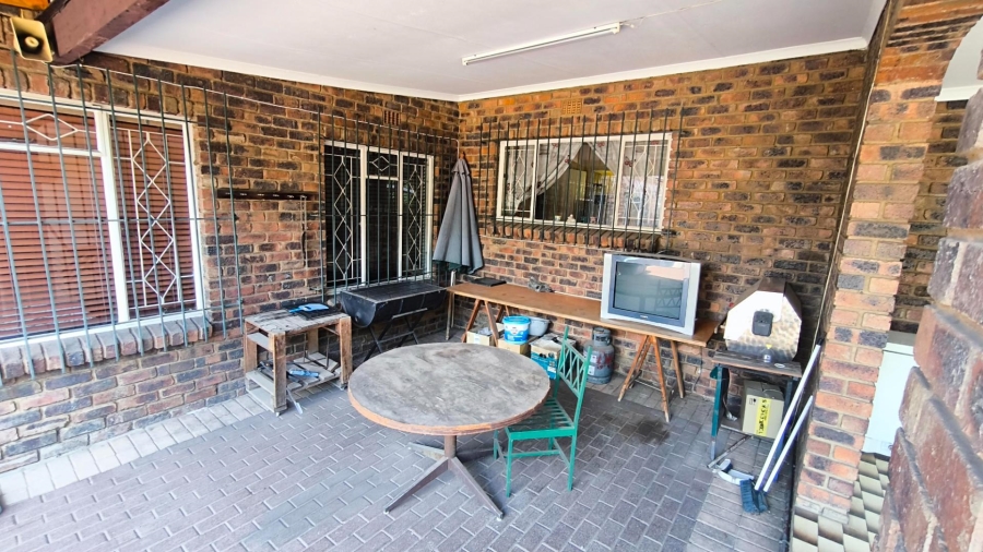 4 Bedroom Property for Sale in Brackenhurst Gauteng