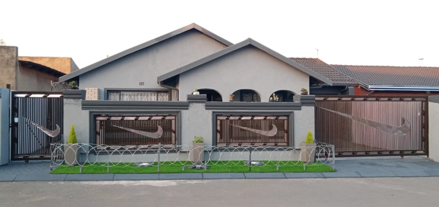 3 Bedroom Property for Sale in Tlamatlama Gauteng