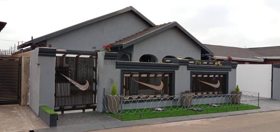 3 Bedroom Property for Sale in Tlamatlama Gauteng