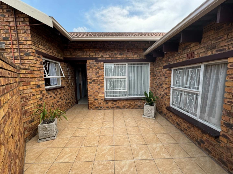 3 Bedroom Property for Sale in Randhart Gauteng