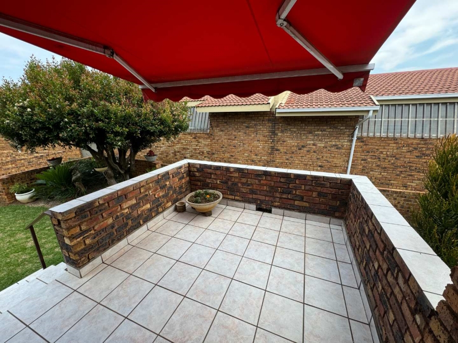 3 Bedroom Property for Sale in Randhart Gauteng