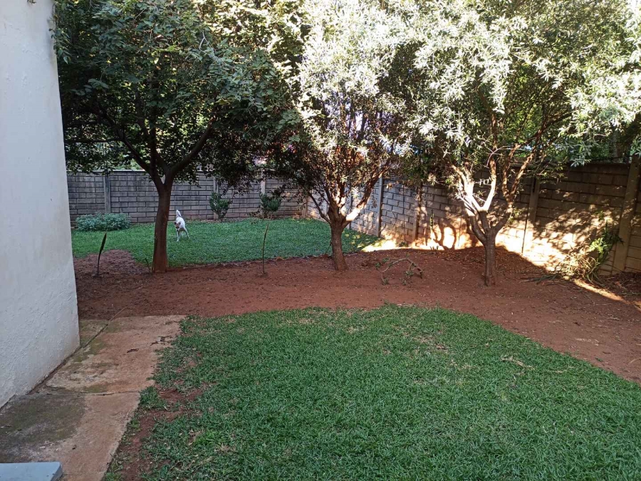 To Let 3 Bedroom Property for Rent in Waterkloof Glen Gauteng