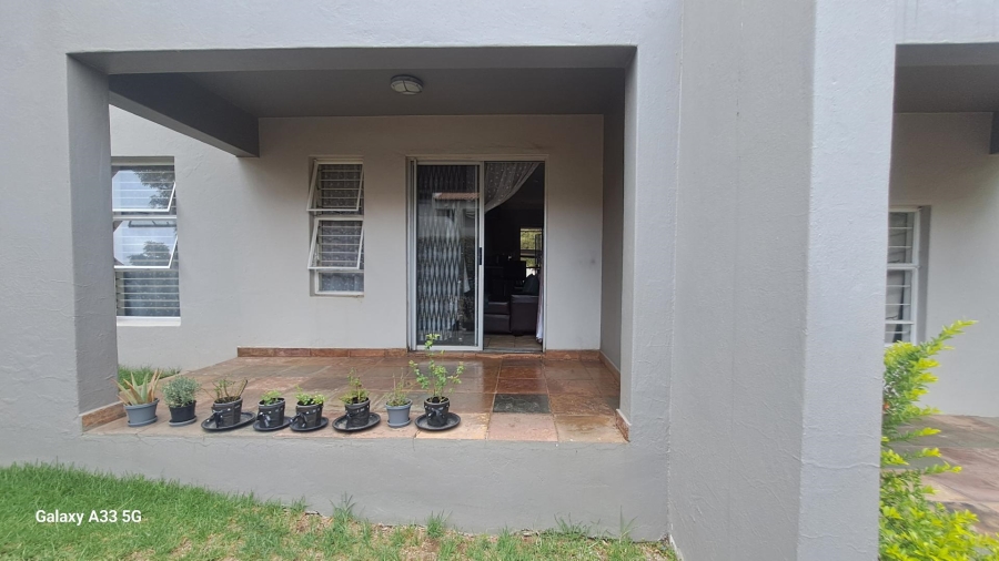 1 Bedroom Property for Sale in Buccleuch Gauteng