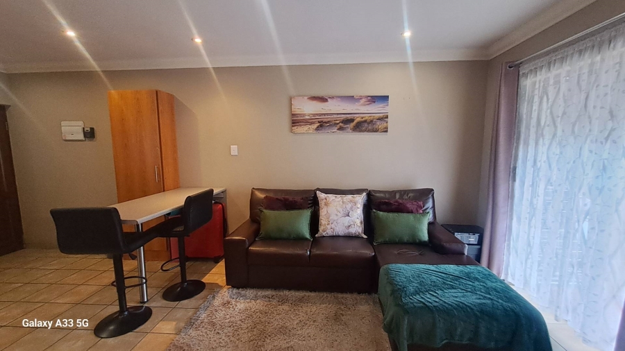 1 Bedroom Property for Sale in Buccleuch Gauteng