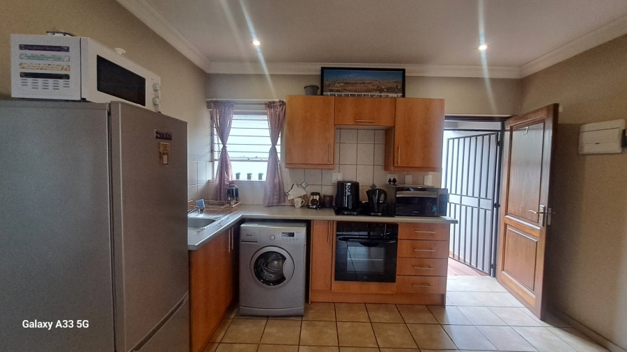 1 Bedroom Property for Sale in Buccleuch Gauteng