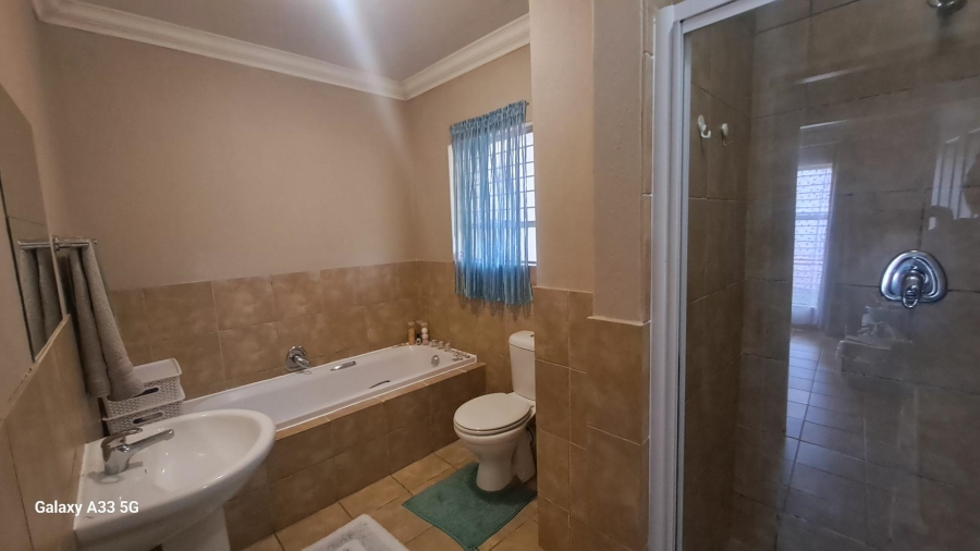 1 Bedroom Property for Sale in Buccleuch Gauteng