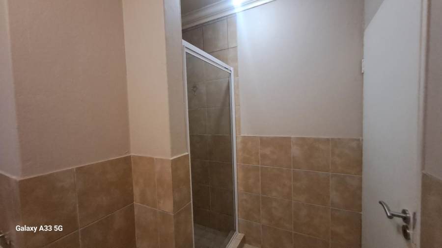 1 Bedroom Property for Sale in Buccleuch Gauteng