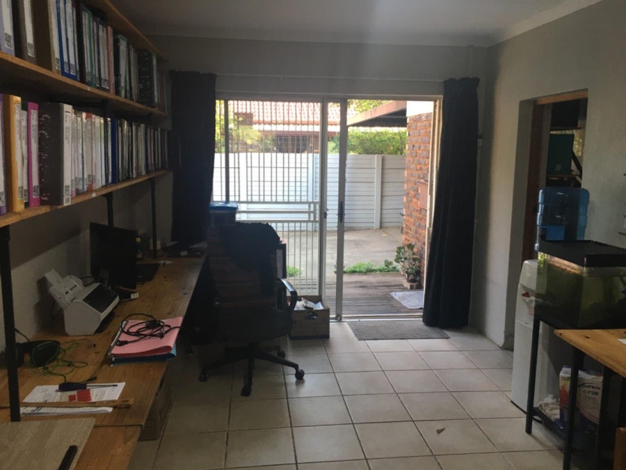 3 Bedroom Property for Sale in Rooihuiskraal Gauteng