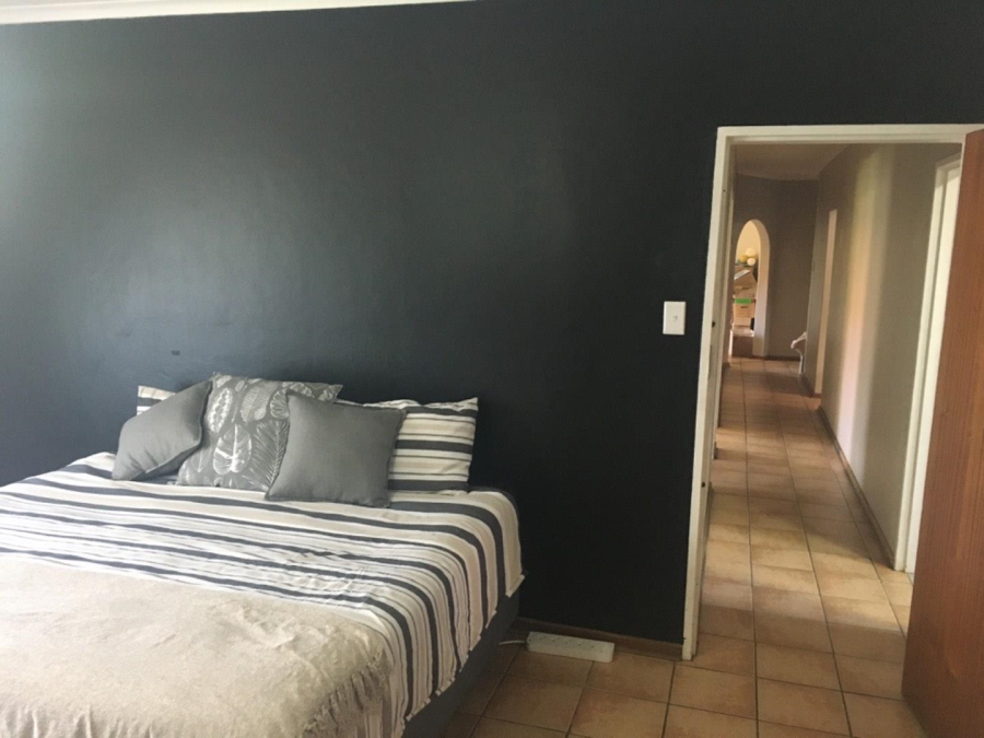 3 Bedroom Property for Sale in Rooihuiskraal Gauteng