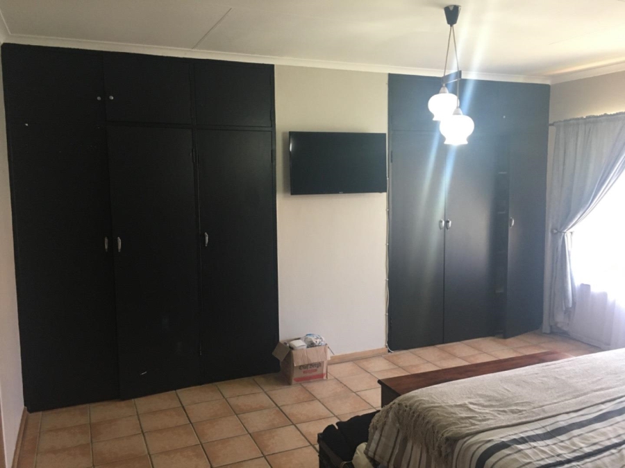 3 Bedroom Property for Sale in Rooihuiskraal Gauteng