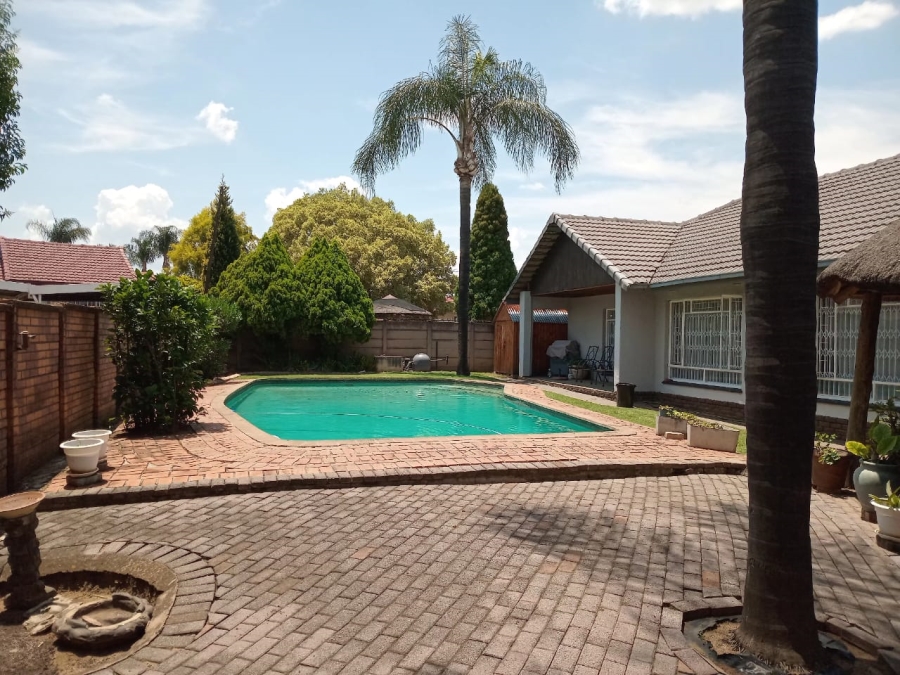 4 Bedroom Property for Sale in Silverton Gauteng