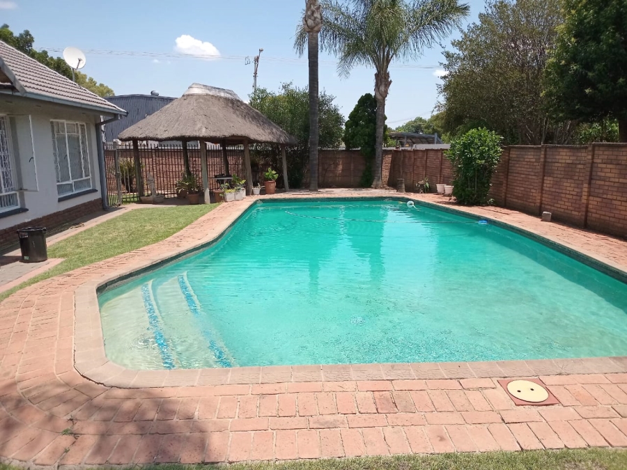 4 Bedroom Property for Sale in Silverton Gauteng