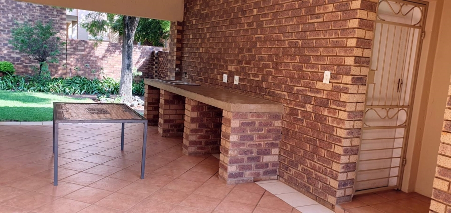 2 Bedroom Property for Sale in Boardwalk Villas Gauteng