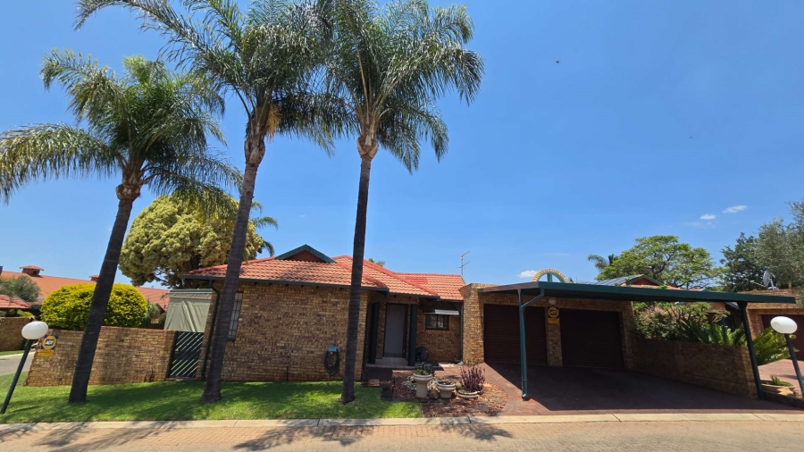 2 Bedroom Property for Sale in Magalieskruin Gauteng