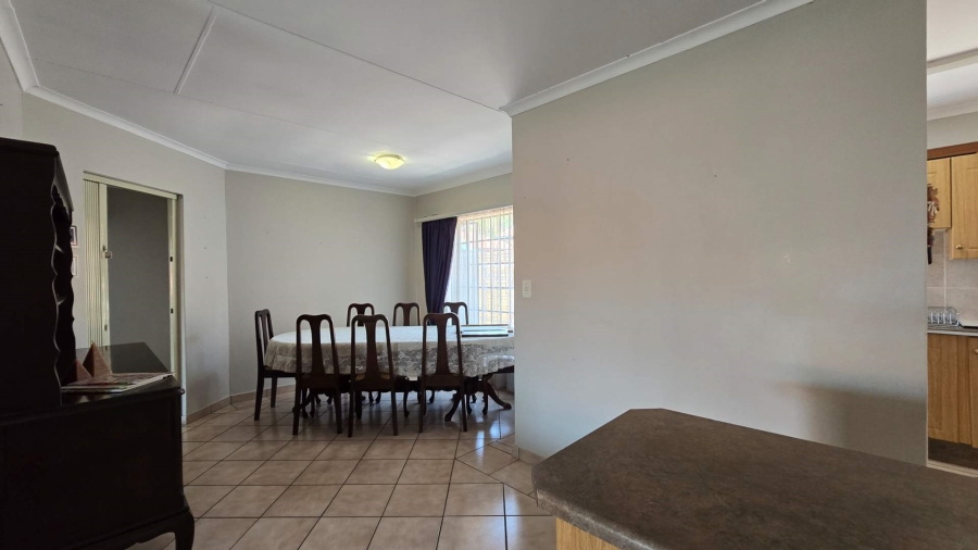 2 Bedroom Property for Sale in Magalieskruin Gauteng