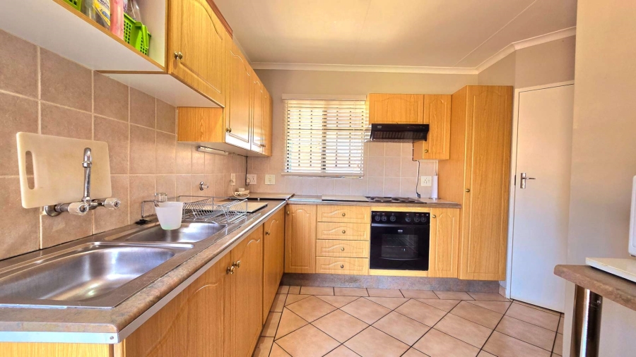 2 Bedroom Property for Sale in Magalieskruin Gauteng