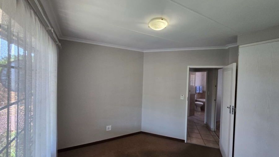 2 Bedroom Property for Sale in Magalieskruin Gauteng