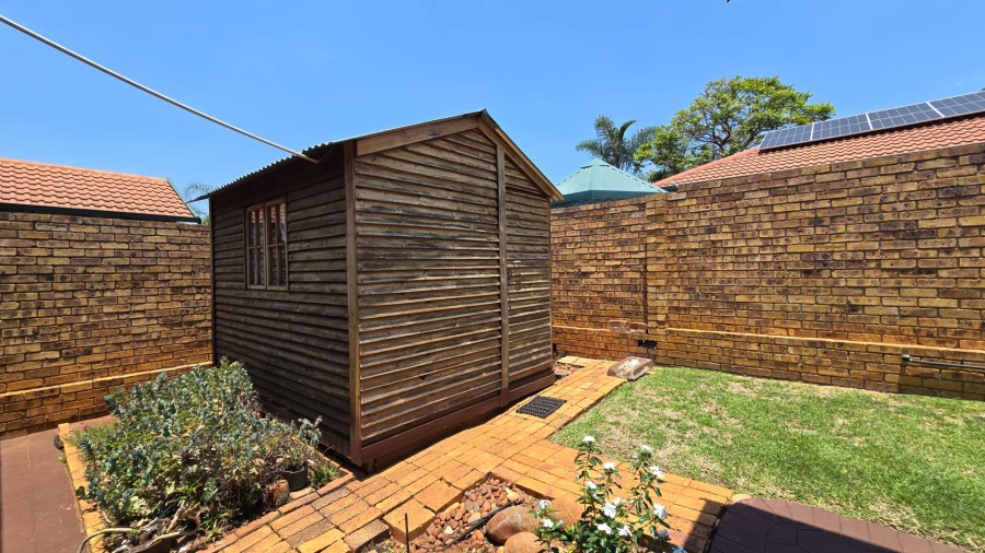 2 Bedroom Property for Sale in Magalieskruin Gauteng