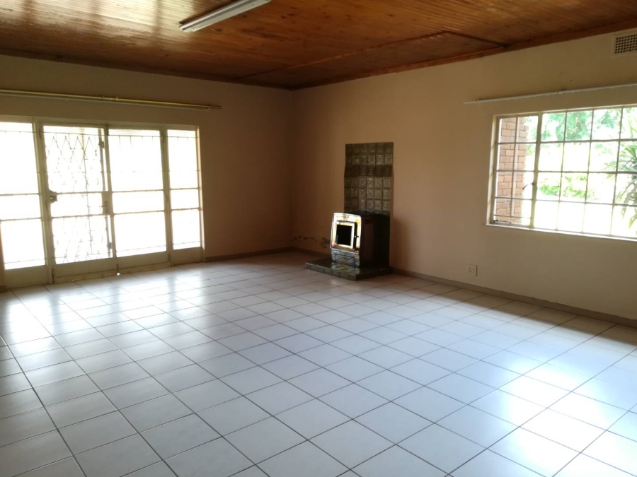 To Let 4 Bedroom Property for Rent in Waterval Gauteng