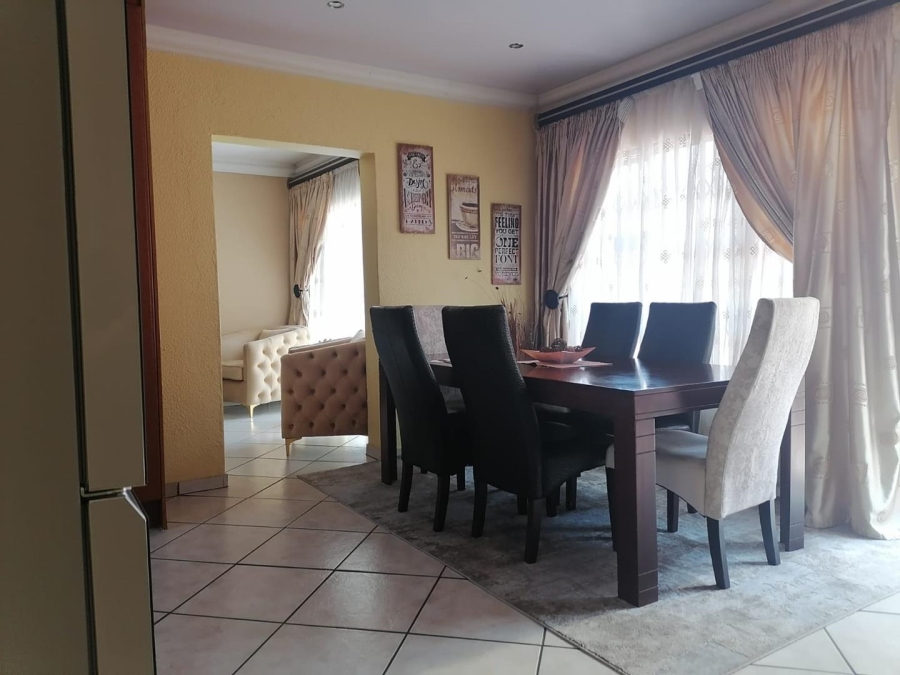 3 Bedroom Property for Sale in Birchleigh North Gauteng