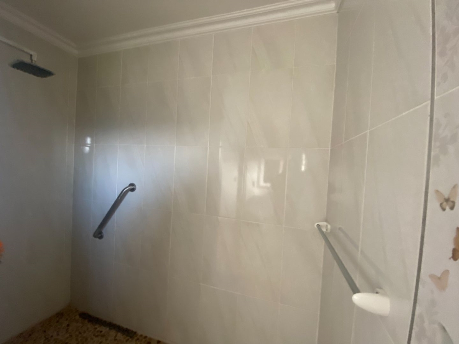 To Let 2 Bedroom Property for Rent in Rangeview Gauteng