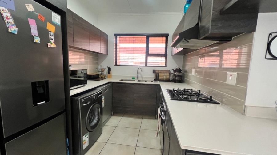 3 Bedroom Property for Sale in Oakdene Gauteng