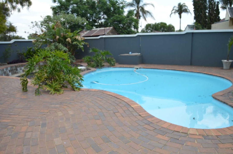 4 Bedroom Property for Sale in Verwoerdpark Gauteng