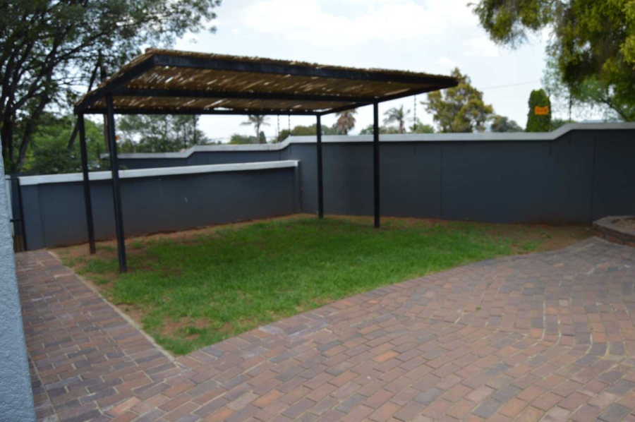 4 Bedroom Property for Sale in Verwoerdpark Gauteng