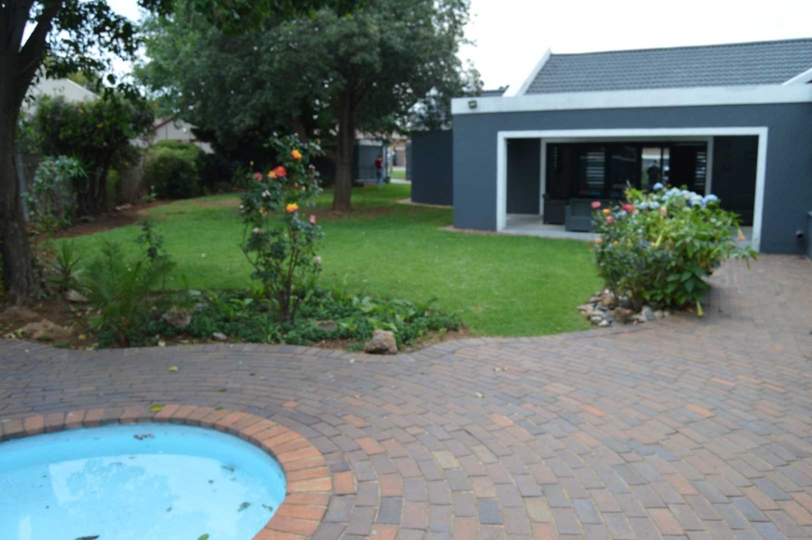 4 Bedroom Property for Sale in Verwoerdpark Gauteng