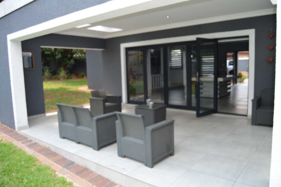 4 Bedroom Property for Sale in Verwoerdpark Gauteng