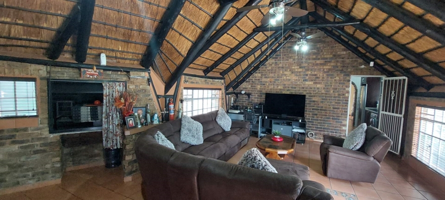 5 Bedroom Property for Sale in Brackendowns Gauteng