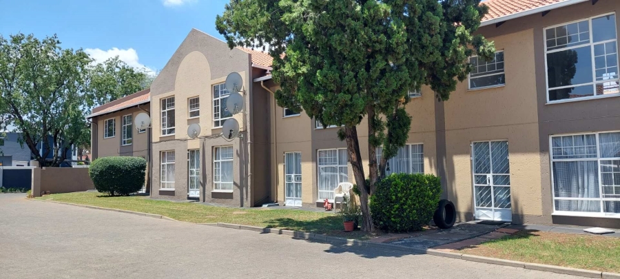 2 Bedroom Property for Sale in Verwoerdpark Gauteng