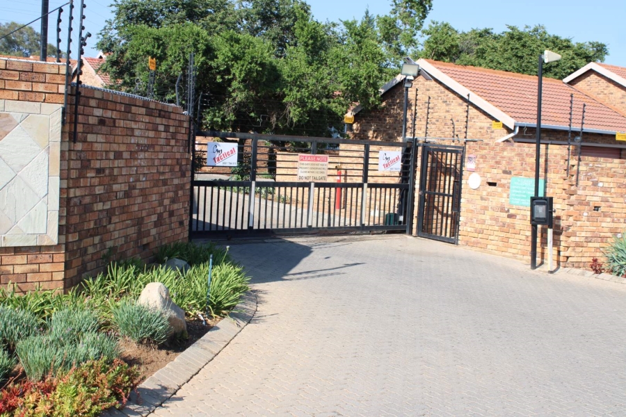 3 Bedroom Property for Sale in Wilgeheuwel Gauteng