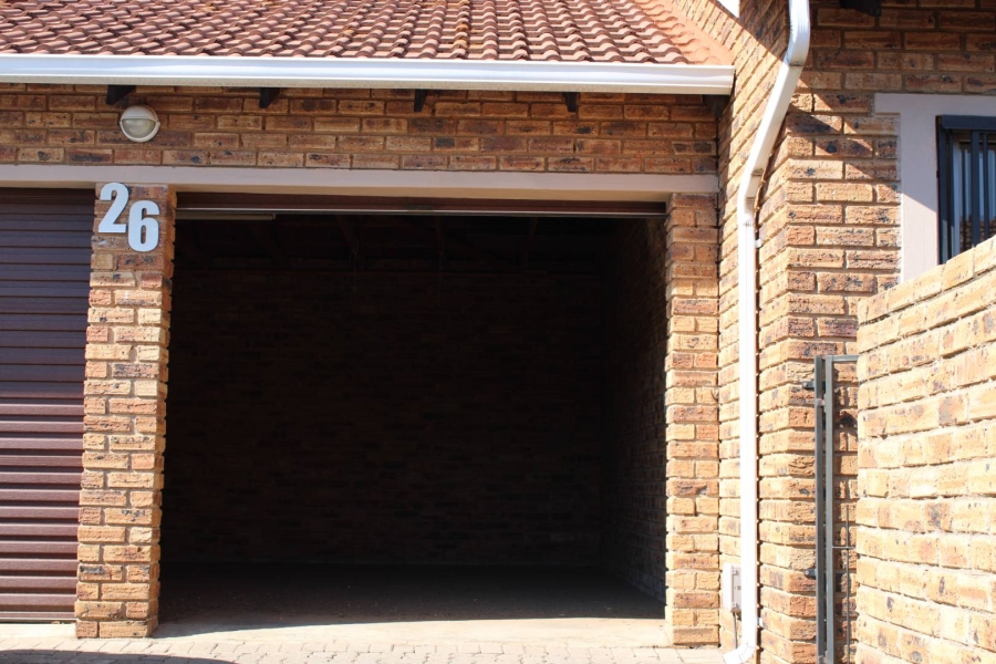 3 Bedroom Property for Sale in Wilgeheuwel Gauteng